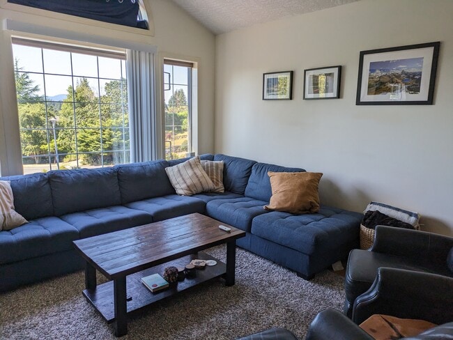 Photo - 1006 Highrock Av