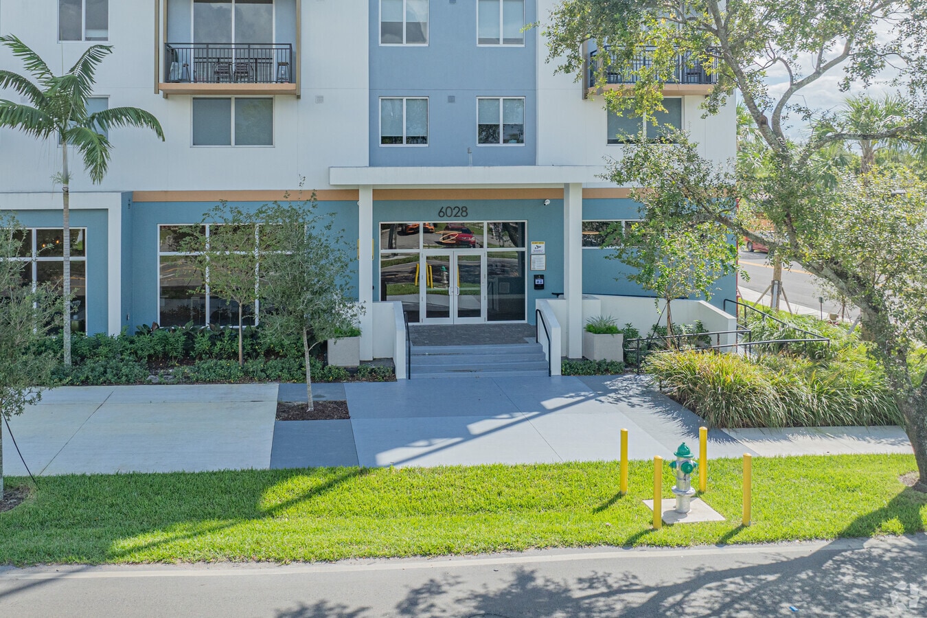 Entrance - Pinnacle 441