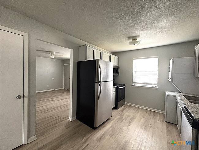 Photo - 305 Northern Dove Ln Unidad A