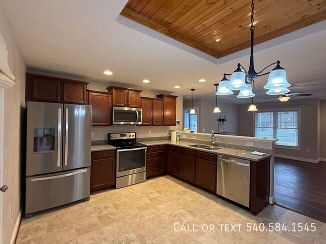 Photo - 839 Summerdean Ave NE