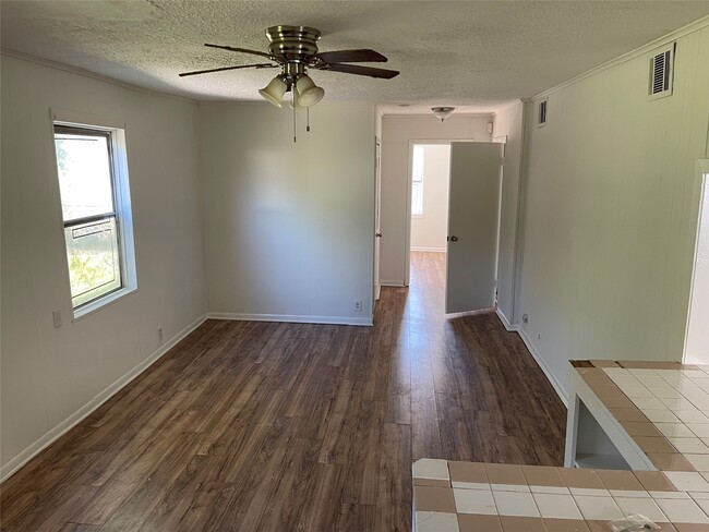 Photo - 3519 Amos St