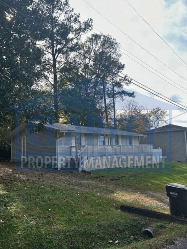 Building Photo - Cozy, four bedroom home!