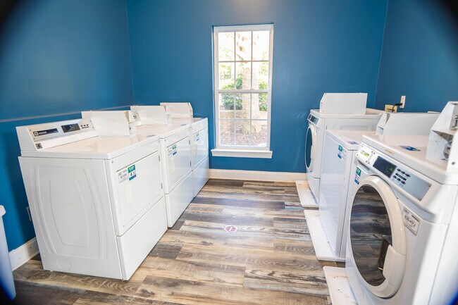24/hr Laundry Facility
