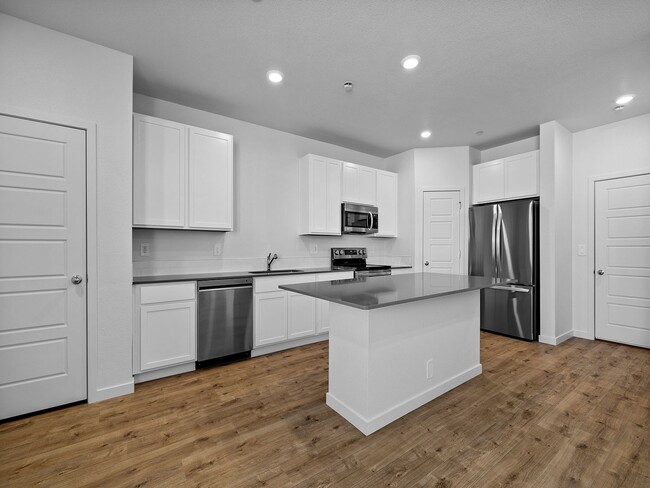Brand New 3-Bed, 2.5-Bath Townhome in Evan... - Brand New 3-Bed, 2.5-Bath Townhome in Evan...