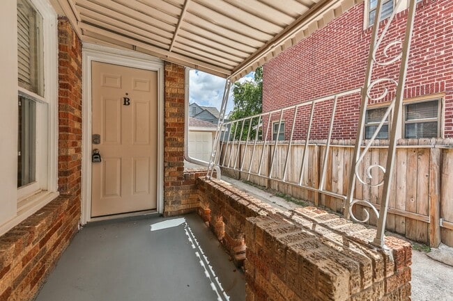 Photo - 2421 Arbor St