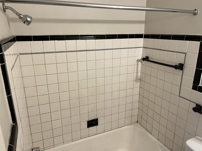 Photo - 2900 Orchard Lake Rd Unidad 3