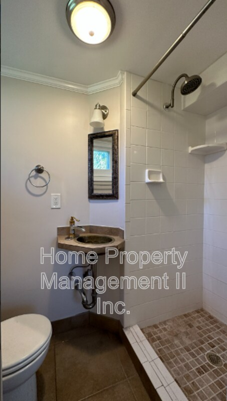 Photo - 1215 Wellington St