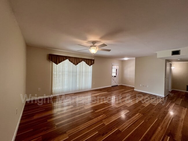 Photo - 704 Torrey Pines Ave