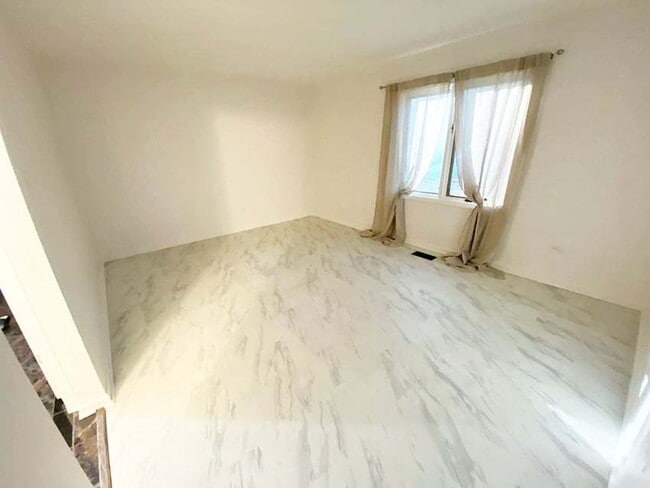 Photo - 10840 Kilpatrick Ave