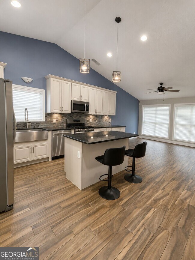 Photo - 7061 N Shore Dr