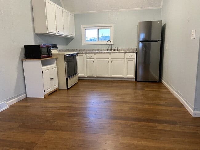 Photo - 105 1st Ave SW