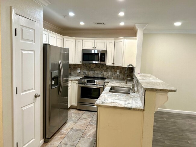 Photo - Enjoy this beautifully updated 3 Bed/2.5 B...