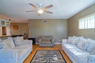 Photo - 5001 54th St