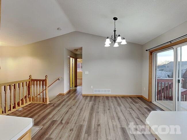 Photo - 1500 Powell St N