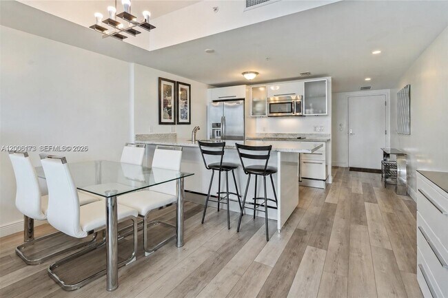 Photo - 185 SW 7th St Unit 2105