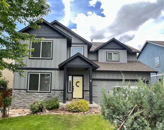 Building Photo - Exquisite 4 Bed, 2.5 Bath Redmond Retreat:... Rental
