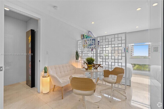 Building Photo - 700 Biltmore Way Unit 816 Rental