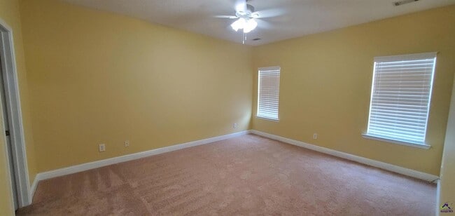 Photo - 213 Merlot Dr