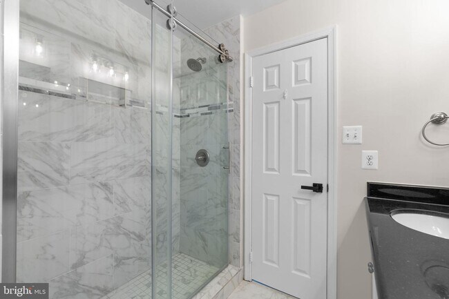 Photo - 19 Saddleview Ct