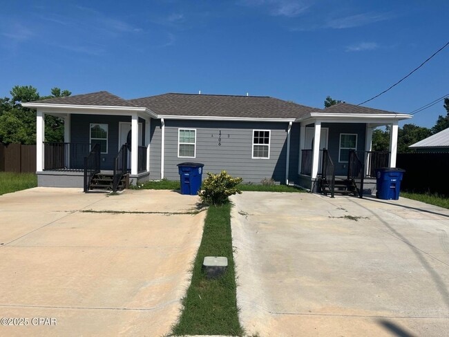 Photo - 1706 Lake Ave