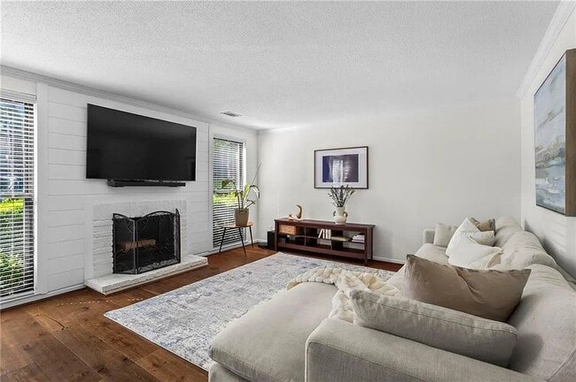 Photo - 1028 Riverbend Club Dr SE