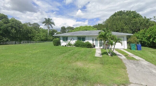 Photo - 346 SW 5th St