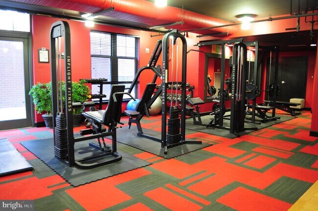 Photo - 1021 N Garfield St Condo Unit 620