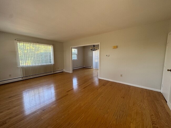 Photo - 52 Hobart St