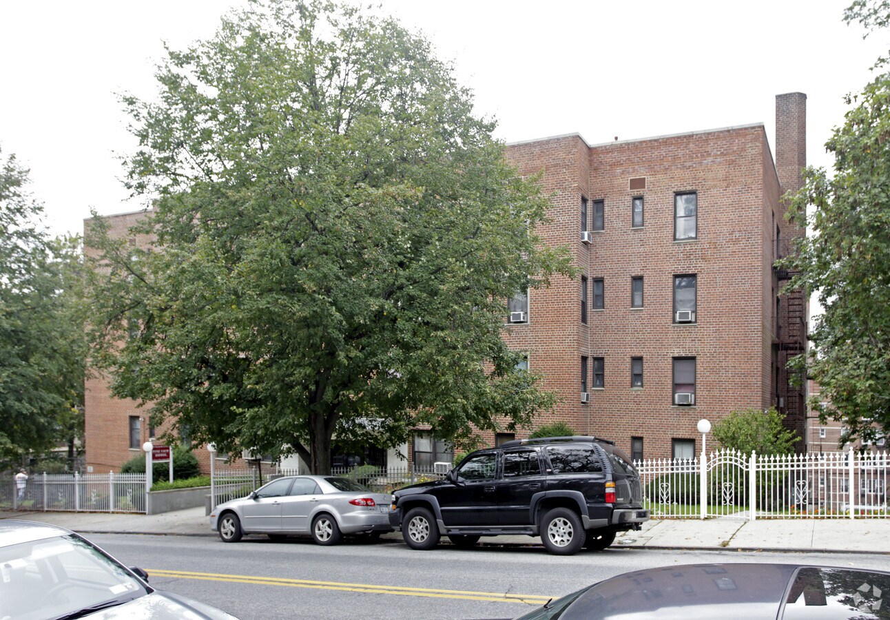 Photo - Pine View House