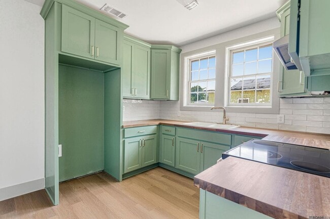 988 Terrace Ave