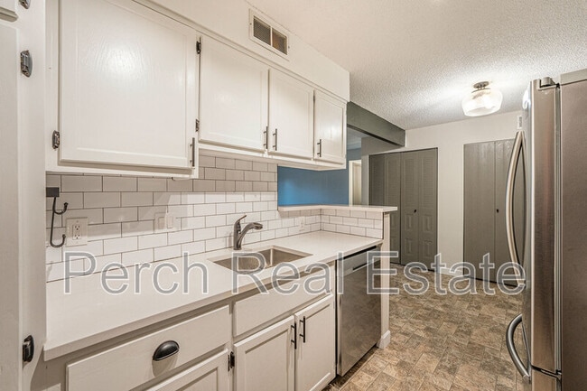 Photo - 7040 W 20th Ave Unidad 208 Rental