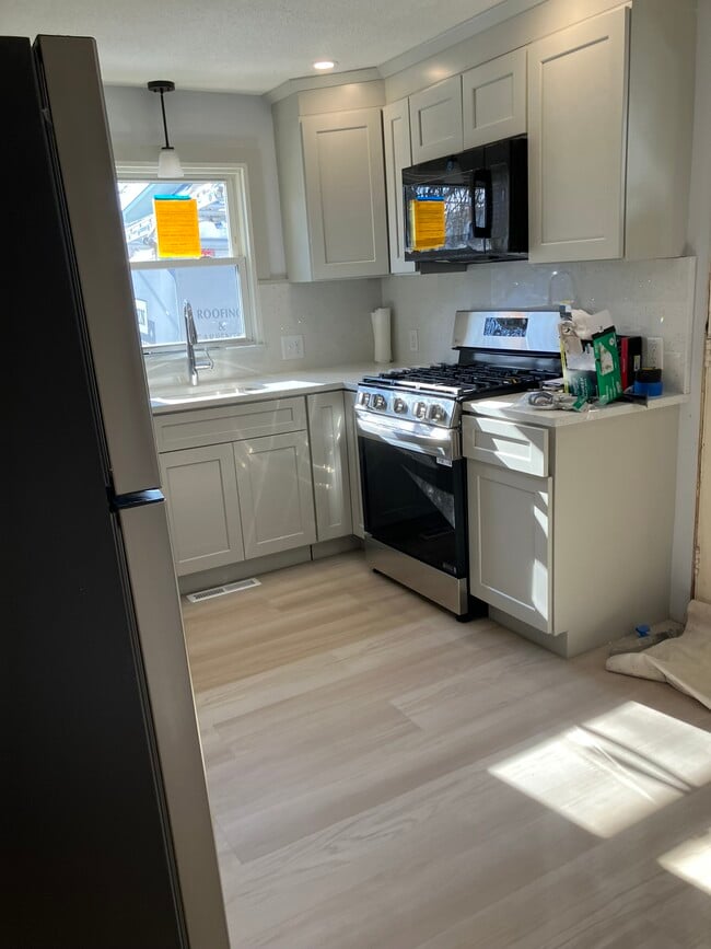 Building Photo - 34 Ottawa St Unit 34 Ottawa