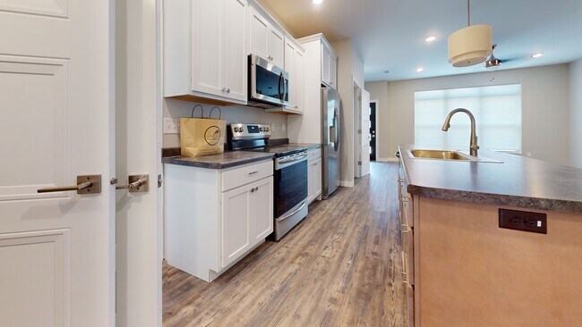 Photo - 205 Short St