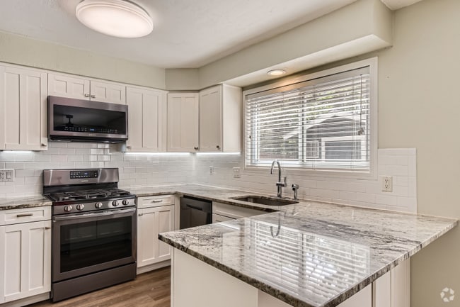 Building Photo - 7801 Wycombe Dr Rental