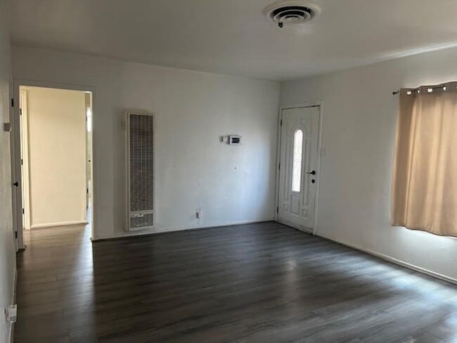 Photo - Pet Friendly 4 Bedroom Home