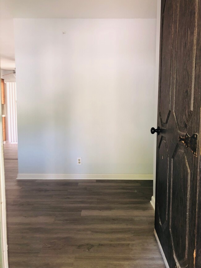 Front door area - 968 Cyndi Cir Unit B