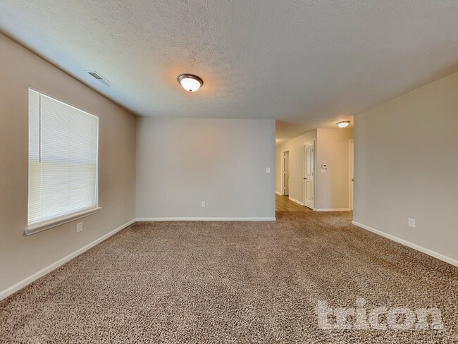 Photo - 84 Rambling Rd