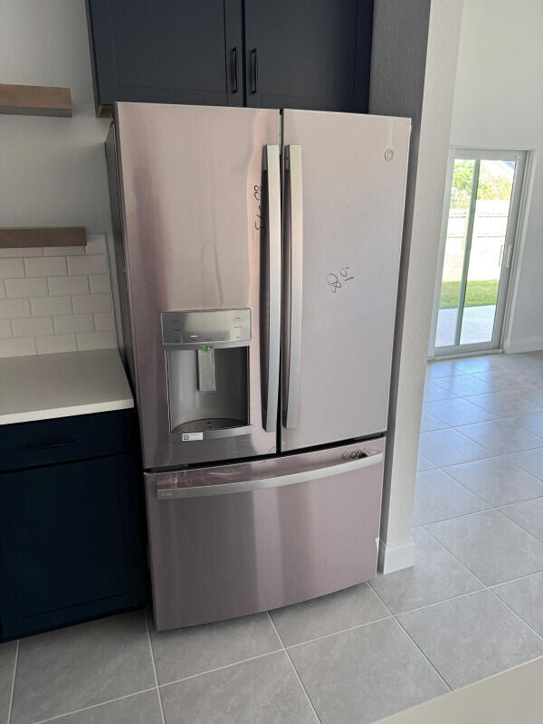 Photo - 1073 SW Benchor Ave