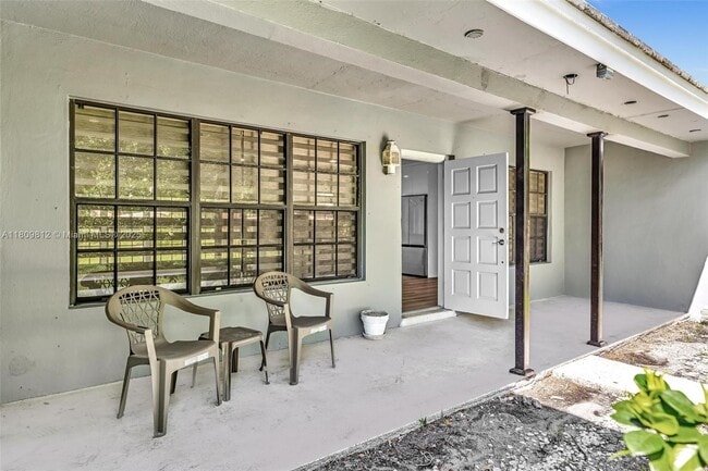 Photo - 418 S 57th Way