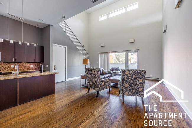 Photo - 1008 W Lake St Unit 2