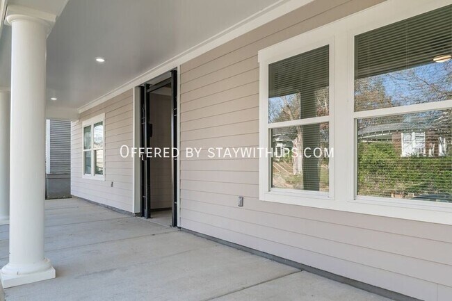 Photo - 1571 Court Ave Unit 201