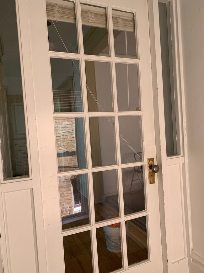 Building Photo - 800 W Broadway St Unit 800 W Broadway St