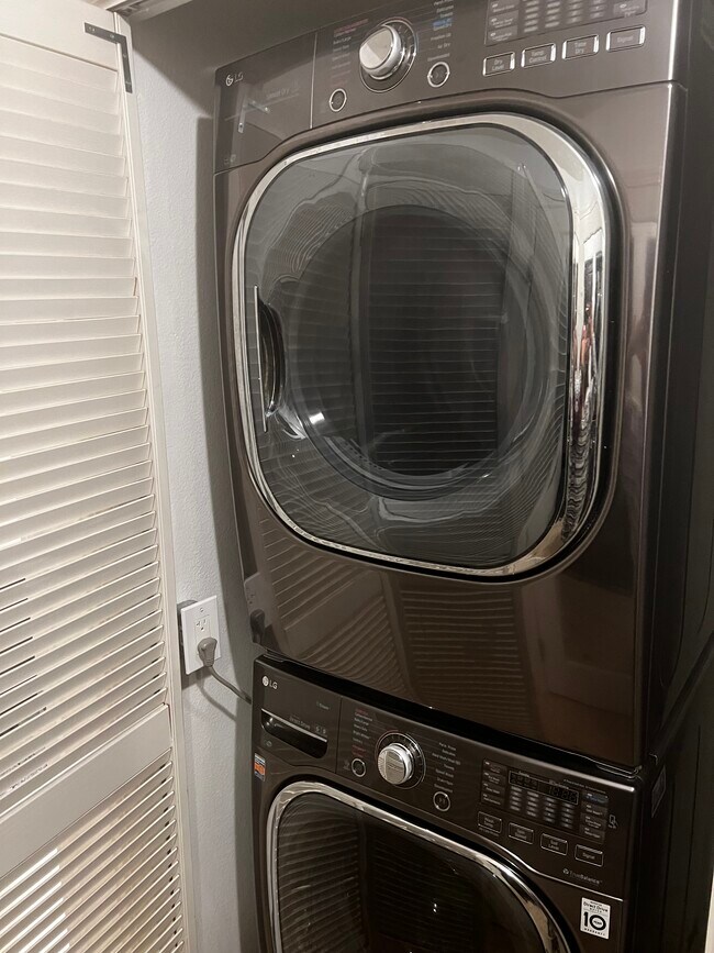 Photo - 1101 S Main St Unit 421