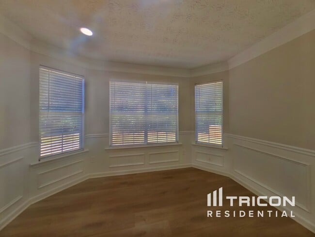 Photo - 12513 Lakeside Pkwy