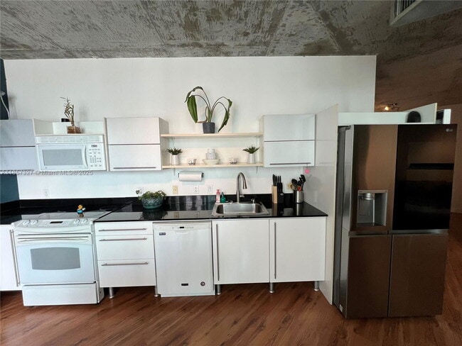 Photo - 690 SW 1st Ct Unidad 1934