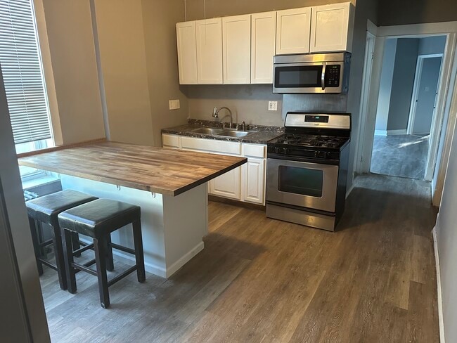Building Photo - 1237 S 51st Ave Unit 2F