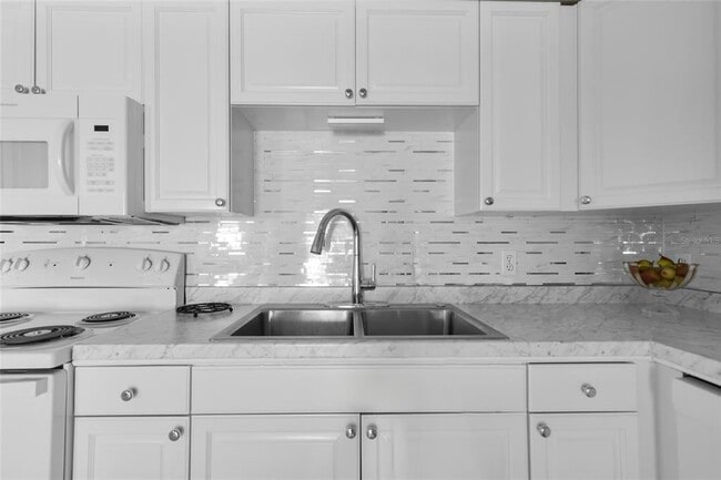 Photo - 588 Fairways Ln Unit E204