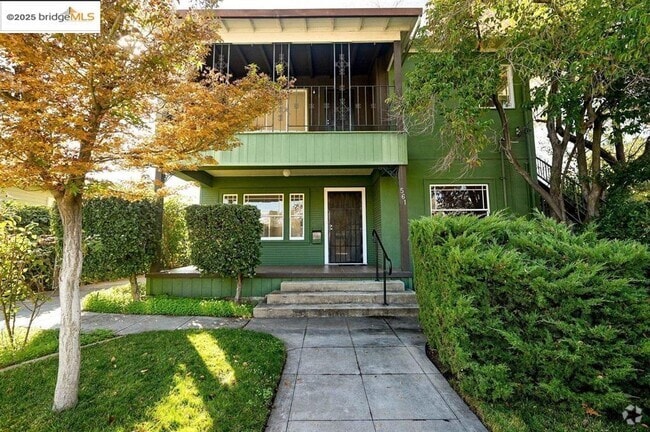 Building Photo - 563 McLeod St Rental