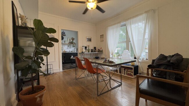 Photo - 2015 N Humboldt Blvd Unit 2E