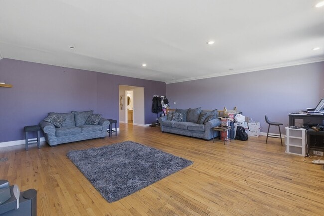 Photo - 1051 N Milwaukee Ave Unit 2